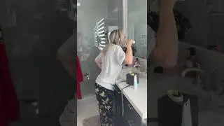 Took my chance while she brushed her teeth 😁 