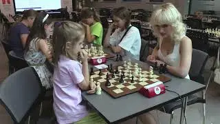 Полуфинал Первенства Москвы среди девушек  Ильина Лада (1695) vs    Юнкер Алиса (1458) 