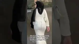 JIKA BAJU TERUSANMU PUTIH LALU PAKE KERUDUNG HITAM SEBAIKNYA TAS SLINGNYA HITAM (Baca Caption)