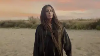 Amel Bent - Le chant des colombes (Clip Officiel)