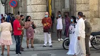 Fotos de boda con mascarilla en la boca, 😥 Calle PRADO, Habana, Cuba