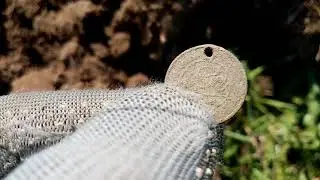 Иранская монетка с дырочкой