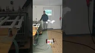 High Voltage Pendulum - Electrical Arc 28KV 1A 