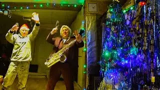 С Новым годом✨🎶🎆🎇🎄Копчение рыбы🐟😎Дед МОРОЗ🎅🎄Саксофонист 🎷🔥🔥🔥 и друзья .просто огонь 🔥🎷🎄🎅31.12.2024 г