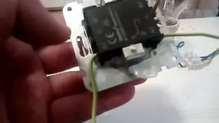 Как подключить проходной выключатель с двух точек полная схема монтажа