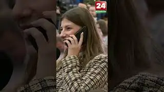 🔥🔥🔥 Президент показал студентам свой мобильный телефон закрытой связи
