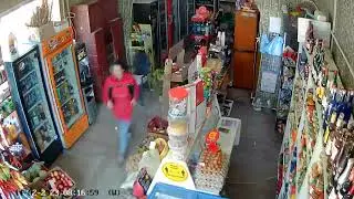 Момент землетрясения магнитудой 5 6 в Тыргу Жиу Румыния.