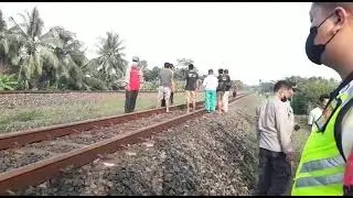 kejadian janggal pada rel kereta .... sampai bikin geger warga
