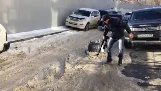 С ванной по снегу