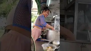 Thai Noodle on Food Truck deliciuos - Thai Street Food