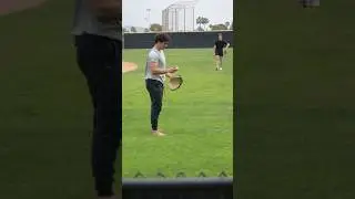 No way he throws like that 