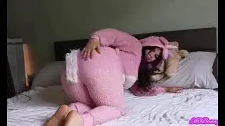 Girl farting in bunny pajama ⭐