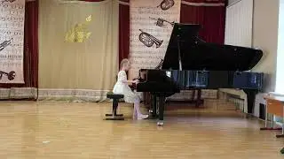Маликова Дарья (9 лет)/Л. Бетховен «Вальс».