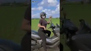 cewek motor semok