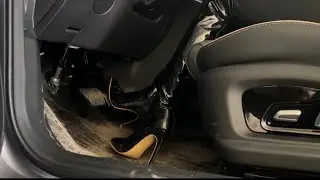 Pedal pumping, shoeplay, high heeled boots, leather boots, high heels in car, cranking, girl ride