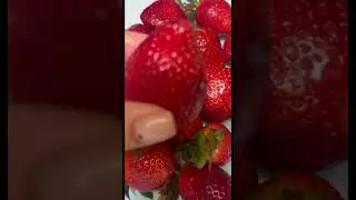 Сладкая СТРАСТЬ: погружение в мир клубники!#страсть#вкус#клубника#shortsvideo