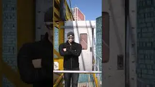 Что делает крановщик если отключили свет? 🤔
