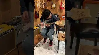 Guitar solo at Miami Guitar Center