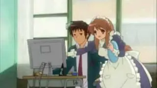 Mikuru catches Kyon on the computer