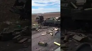200 солдаты РФ лежат на обочинах дороги.