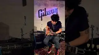 Esta guitarra cuesta más que un riñon