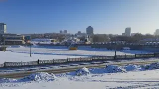 Центр Чебоксар, Чебоксарский залив, улица Константина Иванова, много пирамидальных крыш