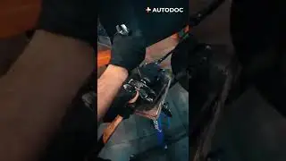 Wskazówki, jak wcisnąć tłoczek zacisku bez użycia specjalnych narzędzi | AUTODOC #shorts