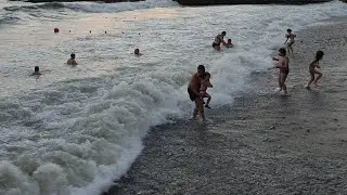 ЛЮДИ МОГУТ ПОГИБНУТЬ НА ЧЕРНОМ МОРЕ СЕГОДНЯ. ЗАХОДИТЬ ЗАПРЕЩЕНО