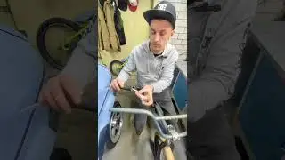 Как быстро установить грипсы на велосипед, самокат и т.д. 
