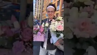 Бустер вернулся в Москву и в первую очередь поехал навестить свою маму и бабушку ❤