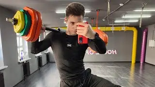 Бег с препятствиями на спорткомплексе