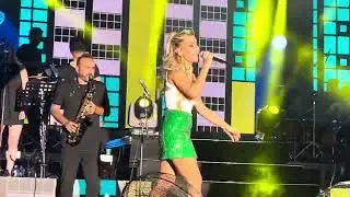 İrem Derici canlı performans