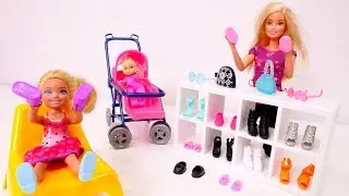 Muñecas Barbie y Chelsea compran los zapatos. Vídeos para niñas.