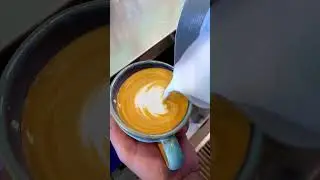 NGOPI CANTIK DENGAN PEMANDANGAN YANG ASIK 