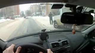 Иваново завалило!Двигаюсь по заснеженным улицам, не вписался в разворот, нарушают пдд,не проехать(