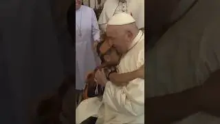 Recién aterrizado y sin descansar: este ha sido el primer encuentro del papa en Asia