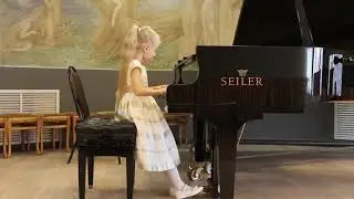 Бердюгина Ксения, 7 лет, Москва, Мама