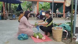 A 17-year-old single mother went to sell grapefruit, the boy was abandoned.Ly Thi Tuyet Free Life
