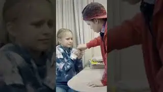 Школьник ворюга украл. Деньги в квартире у девочки 