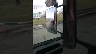 Выгрузка асфальта под асфальтоукладчик