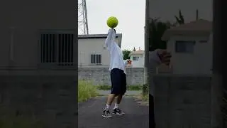 Сразу на локоть 🏀