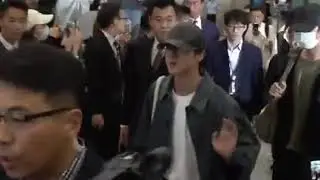 Jin irradiando con su belleza