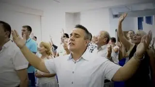 Унылый дух не твой попутчик - проповедует старший пастор Олег Булкин