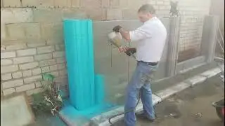 Покраска столбовых заборных блоков