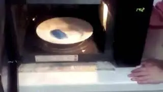 Ребятки Котятки делают мыльное облако  ☁
 Что будет если положить мыло в микроволновку?