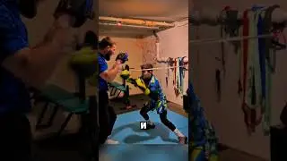 Он вызвал своего сына на спарринг 😨 (@alinmma12)