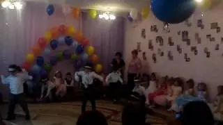 Танец Майкл Джексон с девочкой. Детский танец. Танец в детском саду