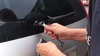 Ревизия и ремонт заднего стеклоочистителя Citroen C8