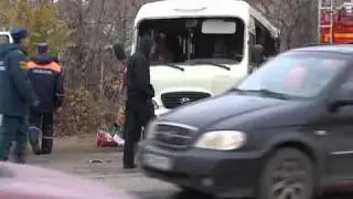 Бензовоз столкнулся с автобусом, перевозившим детей