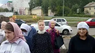 Освящение митрополитом Саранским и Мордовским Зиновием креста на Спасский храм в Саранске